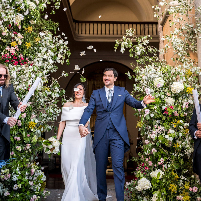 Una boda en Talavera de la Reina llena de flores en la iglesia de Santa Catalina