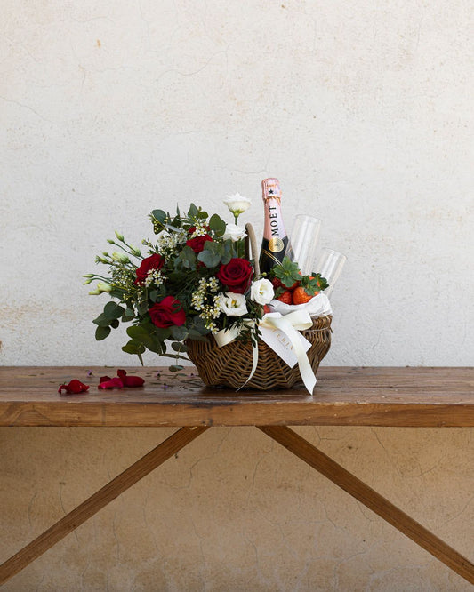 Cesta de picnic de flor natural