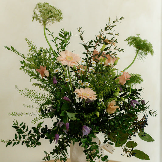 Jarrón cerámico con flor natural Scultura