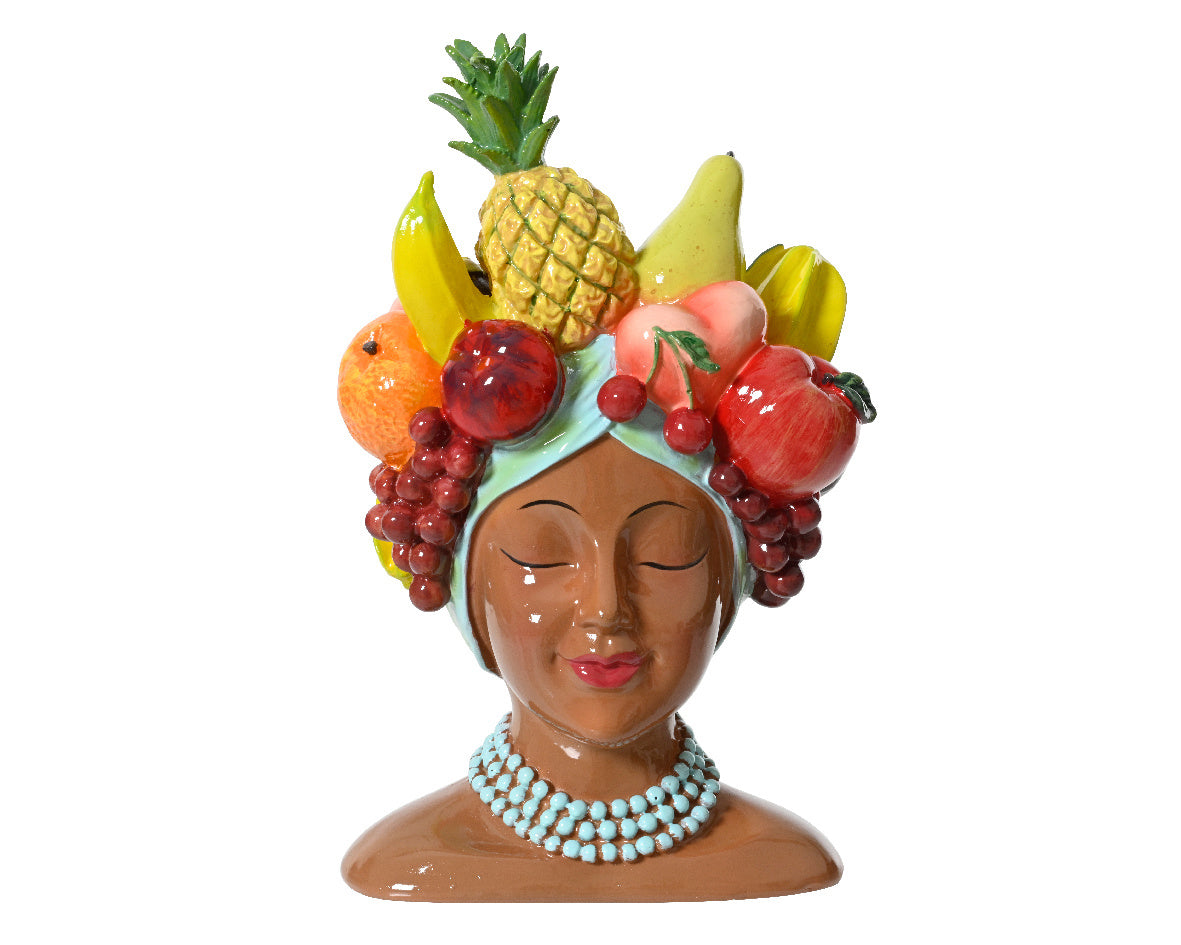 Busto de mujer con frutas