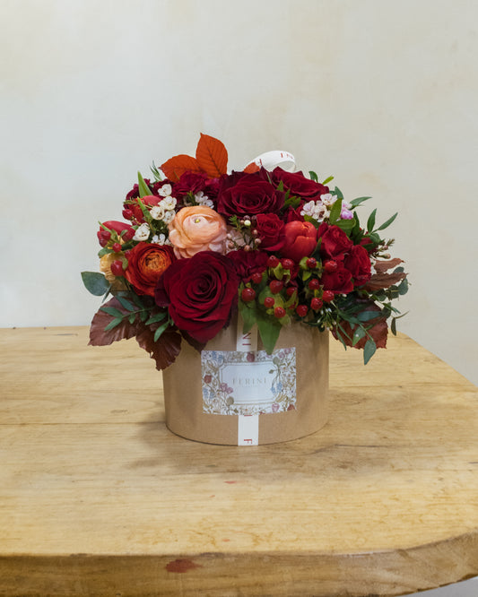 Sombrerera con flor natural